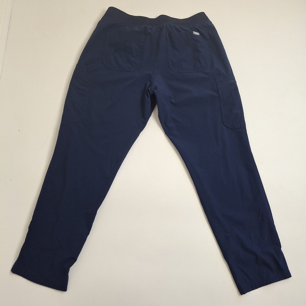 Figs Set of Navy Yola FreeX Lined Scrub Pants & Catarina FreeX Top - Picture 6 of 16